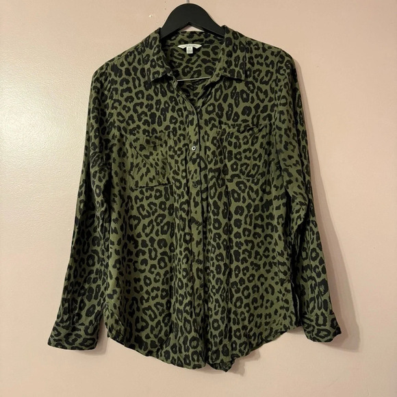 Lucky Brand  ButtonUp Longsleeve Leopard Print Top Green Size M - Picture 1 of 6